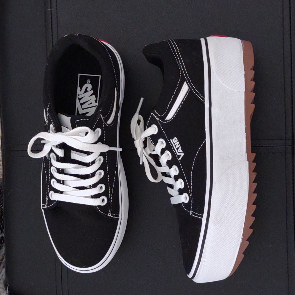 VANS WOMENS SELDAN PLATFORM SNEAKER - BLACK